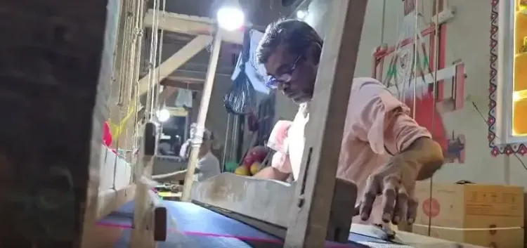 क्या अमेरिकी टैरिफ ने बनारसी साड़ी उद्योग को गंभीर संकट में डाल दिया है?