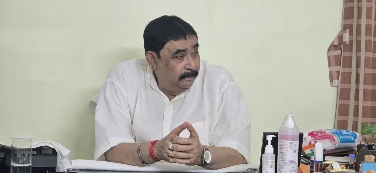 क्या अनुब्रत मंडल ने बोलपुर में आत्मसमर्पण किया और 1000 रुपये के बांड पर जमानत मिली?