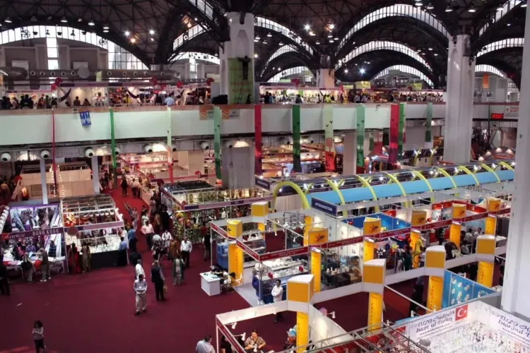Artisans Earn Rs 5.85 Crore at IITF-2024 as Stalls Attract Huge Crowds
