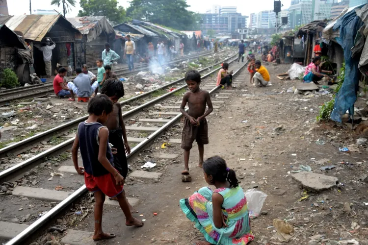 Bangladesh: Over 100 Individuals Hospitalized Due to Contaminated Street Food