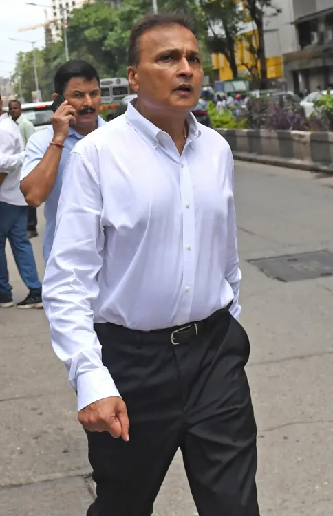 क्या बैंक धोखाधड़ी मामले में सीबीआई ने रिलायंस कम्युनिकेशंस और अनिल अंबानी के ठिकानों पर छापेमारी की?