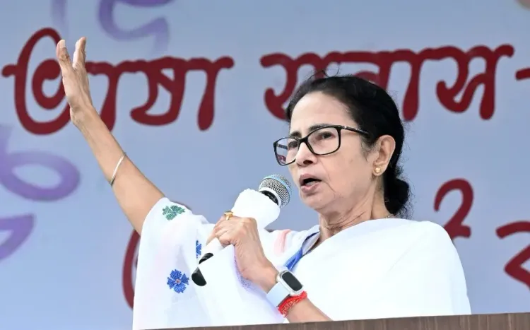 Did Bengal Migrant Workers Face Harassment? Complaint Against CM Mamata Banerjee Refuted by Delhi Police