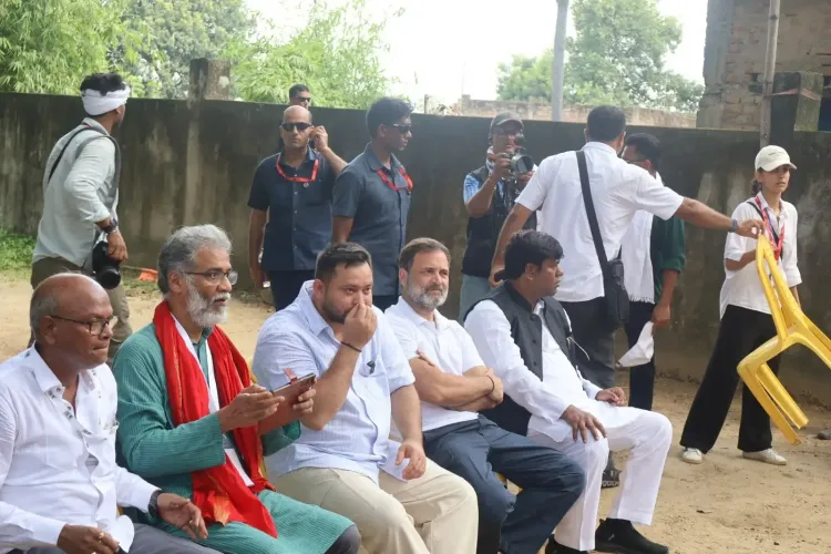 क्या राहुल गांधी 'वोटर अधिकार यात्रा' के दौरान मनैनी गांव पहुंचे?