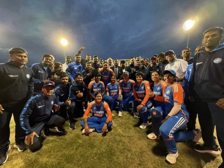 Did Ishant Sharma Just Congratulate Harmanpreet & Co. for Their T20I Series Victory Against England?