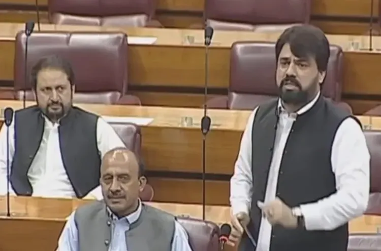 Did a Pakistani Lawmaker Call PM Shehbaz Sharif a Coward?