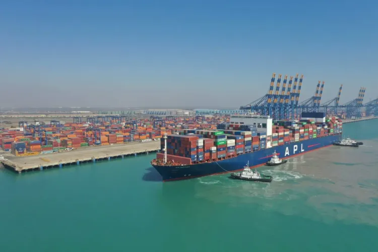 How did cargo handled by India’s major ports surge to a record 855 million tonnes in FY25?