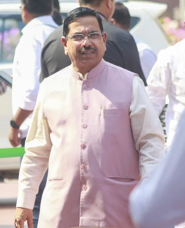 Will the Centre Tackle E-commerce Dark Patterns with Stakeholders?