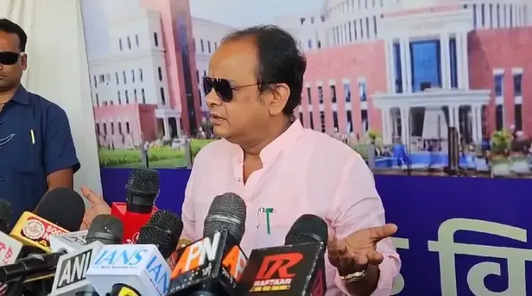 Jharkhand Minister Irfan Ansari: Centre's Fund Withholding Forces RBI Loan