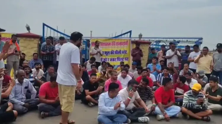 क्या चंपावत में बनबसा टैक्सी यूनियन ने नेपाल प्रशासन के खिलाफ धरना दिया?