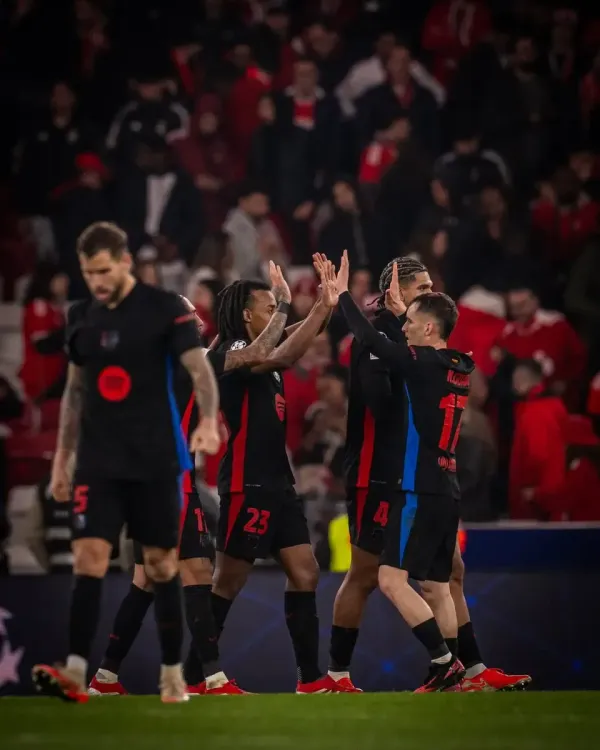 Champions League: Barcelona Triumphs with Ten Men, Liverpool Shocks PSG