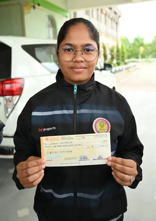 How Did Chhattisgarh CM Support Softball Player Shalu Dahariya for International Event?
