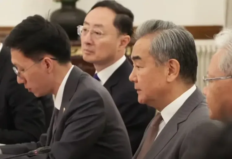 Is China's Foreign Minister 'heartened' by the stability in borders?