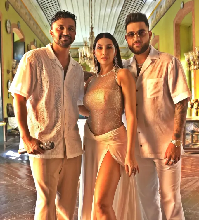Choreographer Rajit Dev Teaches Karan Aujla the Hookstep in Just 10 Minutes