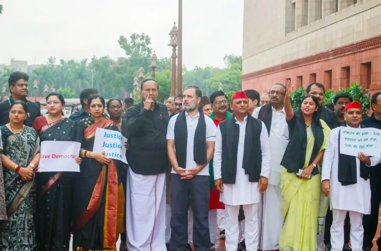 क्या तेजस्वी यादव के चुनाव बहिष्कार पर विपक्ष का समर्थन मिल रहा है?
