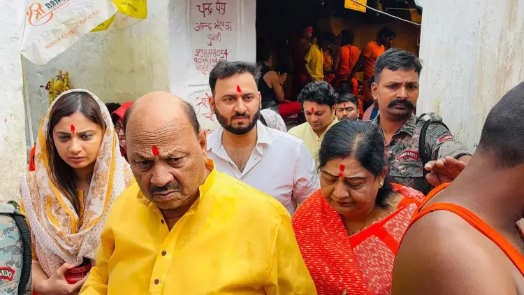 क्या चुनाव आयोग ने सांसद वीणा देवी और एमएलसी दिनेश प्रसाद सिंह को दोहरी वोटर आईडी मामले में नोटिस भेजा?