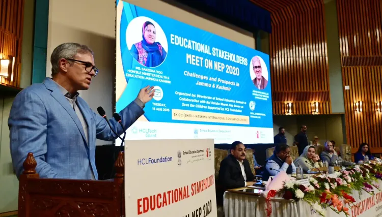 क्या सीएम उमर अब्दुल्ला ने श्रीनगर में NEP-2020 पर शैक्षिक सम्मेलन को संबोधित किया?