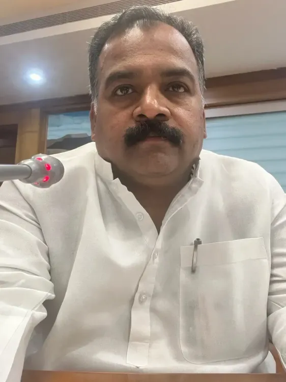 क्या कांग्रेस सांसद ने बिहार में मतदाता सूची के विशेष गहन पुनरीक्षण पर चर्चा के लिए लोकसभा में स्थगन प्रस्ताव दिया?