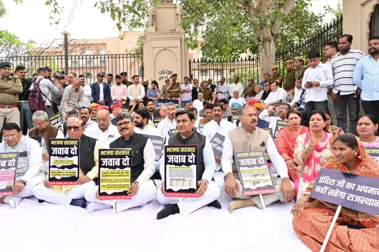 Congress Holds ‘Mock Assembly’ Protest Outside Vidha Sabha Amid Ongoing Stalemate
