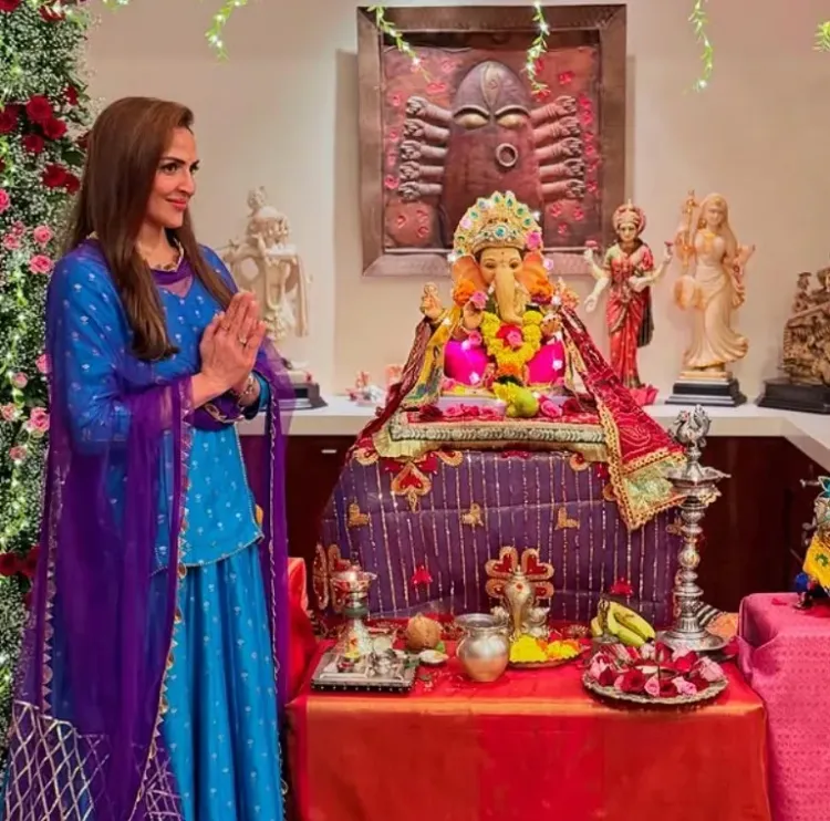 Did Cousins Esha Deol and Madhoo Reunite at Lalbaugh Cha Raja?
