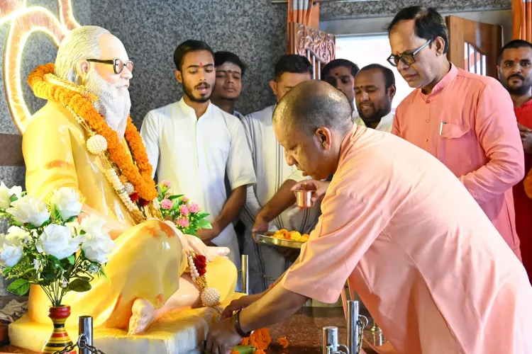 क्या राम मंदिर आंदोलन और दलित के घर भोजन से जुड़ा था सीएम योगी के गुरु अवेद्यनाथ का जीवन?