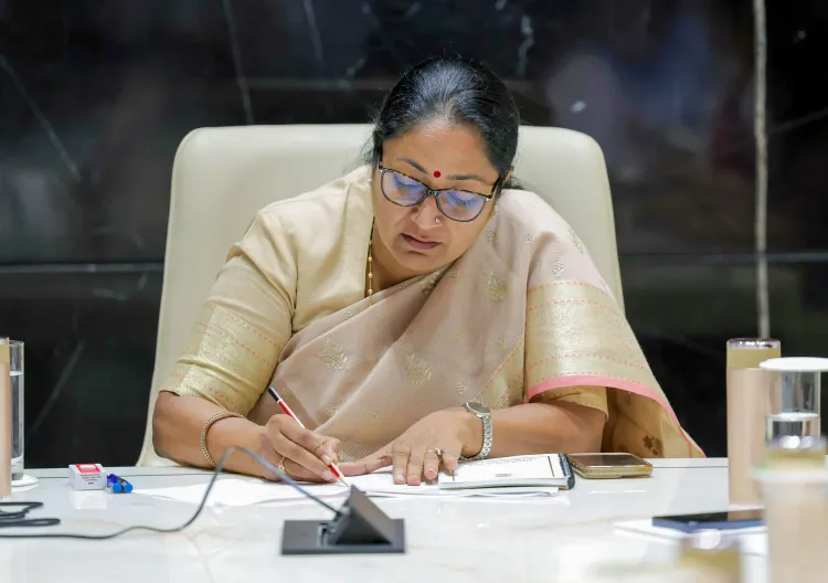 क्या दिल्ली कैबिनेट ने नर्सिंग इंटर्न के लिए हर महीने 13,150 रुपए का फैसला लिया?