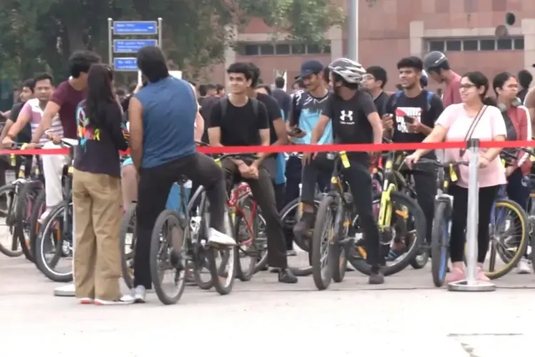 क्या दिल्ली के जवाहरलाल नेहरू स्टेडियम में 'संडे ऑन साइकिल' रैली ने युवाओं को प्रेरित किया?