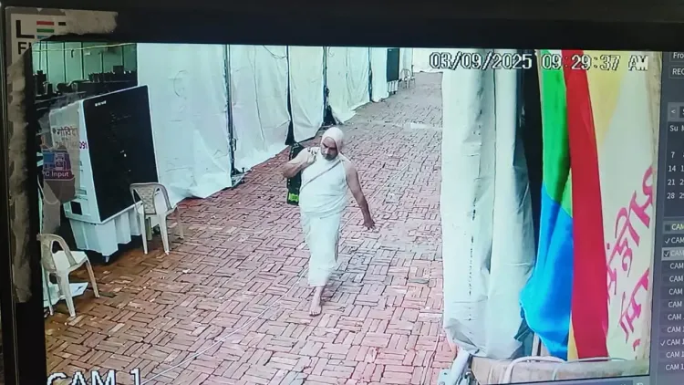 क्या दिल्ली के लाल किला परिसर से करोड़ों का कलश चोरी हुआ?