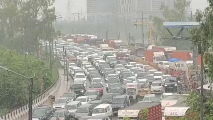 क्या दिल्ली-एनसीआर में भारी बारिश से जनजीवन अस्त-व्यस्त हो गया?
