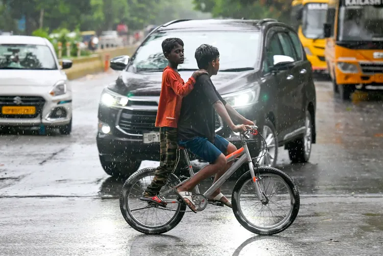क्या दिल्ली एनसीआर में इस हफ्ते गरज-चमक के साथ बारिश होगी? मौसम विभाग का येलो अलर्ट जारी