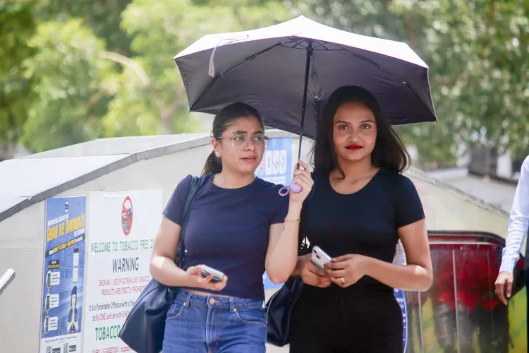 क्या दिल्ली-एनसीआर में येलो अलर्ट जारी है? अगले 7 दिन सुखद रहेंगे, तापमान में होगी कमी