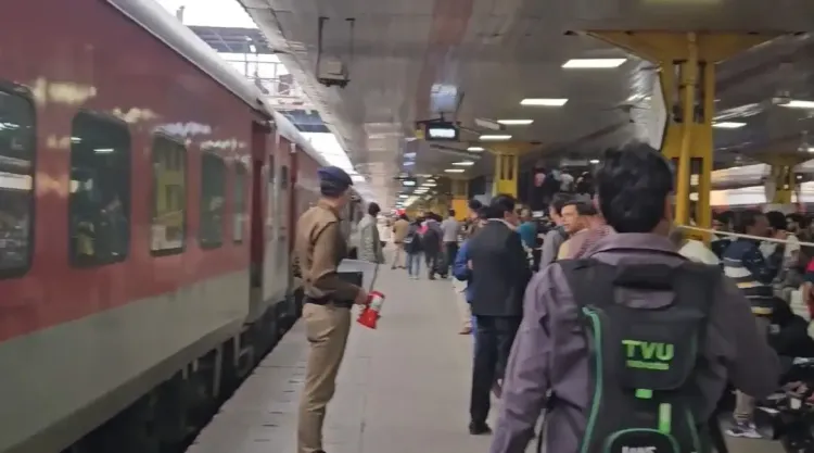 Delhi Police Assign Six Officers at NDLS for Crowd Control