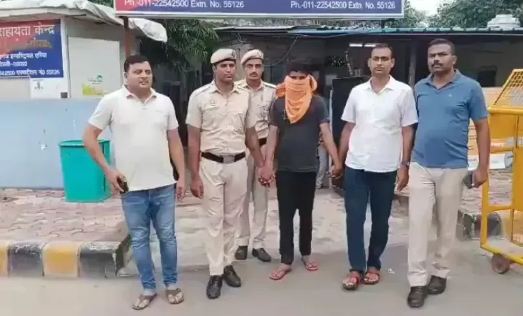 क्या दिल्ली पुलिस ने ड्रग पैडलर को गिरफ्तार किया? 30.595 किलो गांजा बरामद!