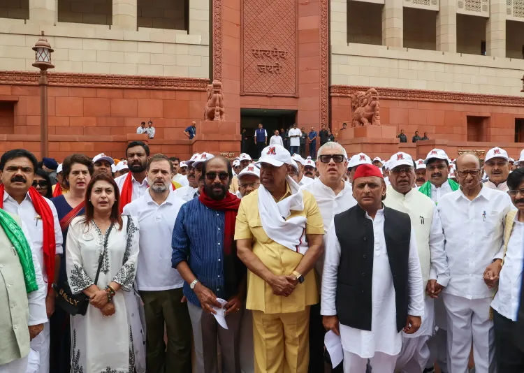 क्या संविधान संशोधन बिल देश को डिक्टेटरशिप की ओर ले जाने का प्रयास है?