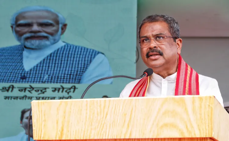 क्या धर्मेंद्र प्रधान ने राहुल गांधी पर तंज कसा, सुप्रीम कोर्ट की सख्त टिप्पणी का क्या है महत्व?