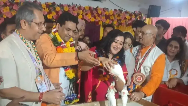 क्या दिल्ली के इस्कॉन मंदिर समेत देशभर में श्रीकृष्ण जन्माष्टमी की धूम है?