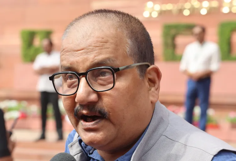 क्या चुनाव आयोग पर राजद सांसद मनोज झा का तंज सही है?