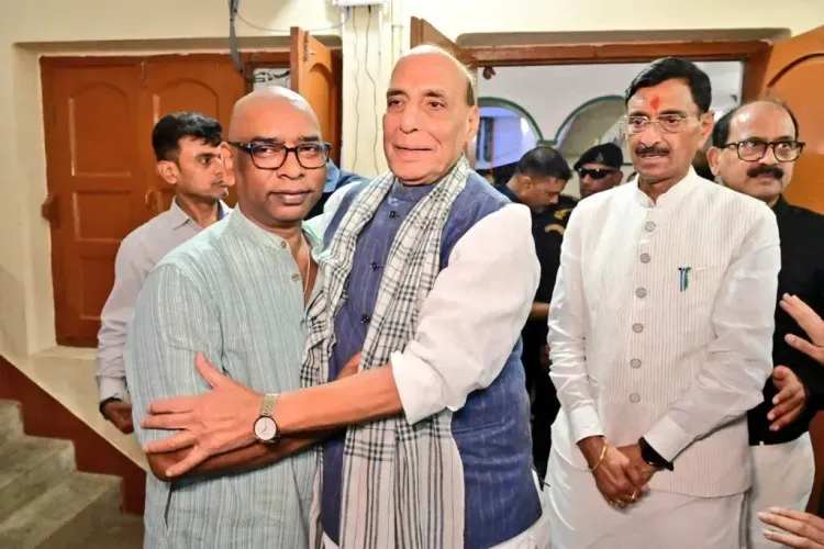 क्या शिबू सोरेन को श्रद्धांजलि अर्पित करने पहुंचे रक्षा मंत्री राजनाथ, बाबा रामदेव सहित कई विशिष्ट जन?