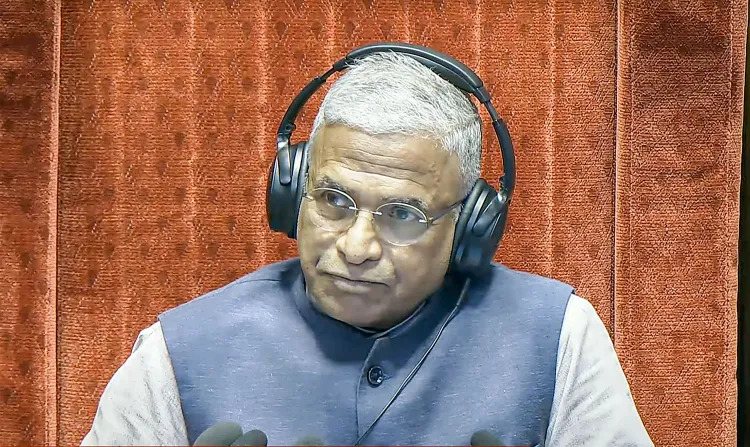 क्या दोनों सदनों में गतिरोध जारी है? विपक्ष के हंगामे के बीच दो बजे तक कार्यवाही स्थगित