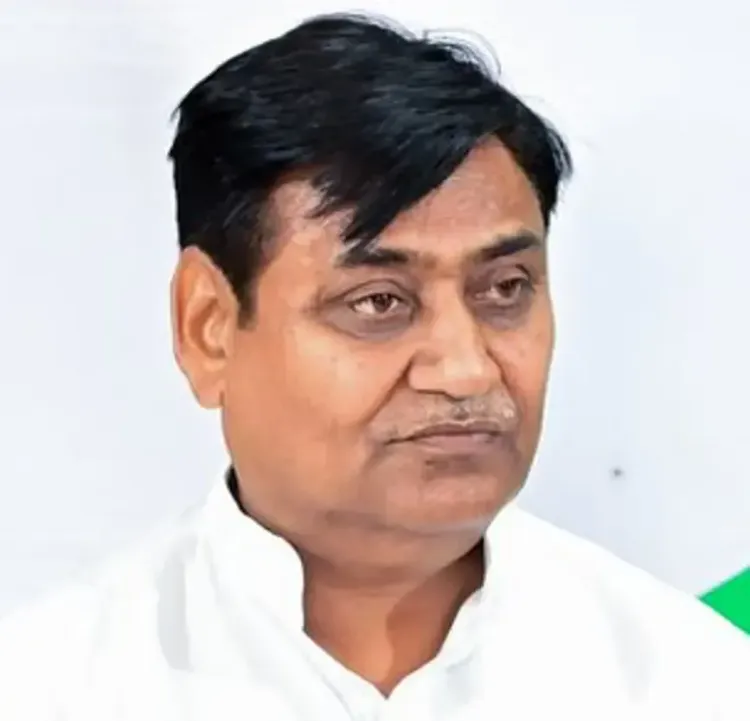 क्या राजस्थान के मुख्यमंत्री और मंत्रियों के फोन दिल्ली वाले सुनते हैं?