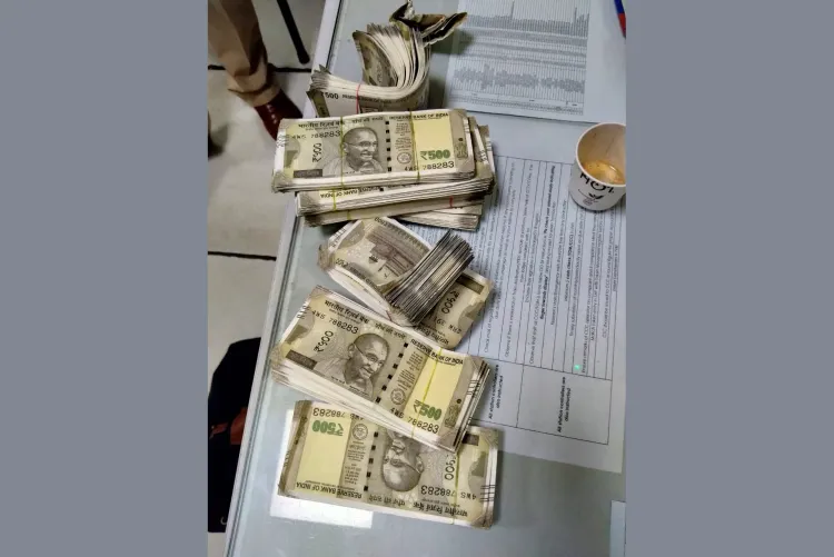 What led to DRI’s seizure of Rs 32 lakh from train passengers?