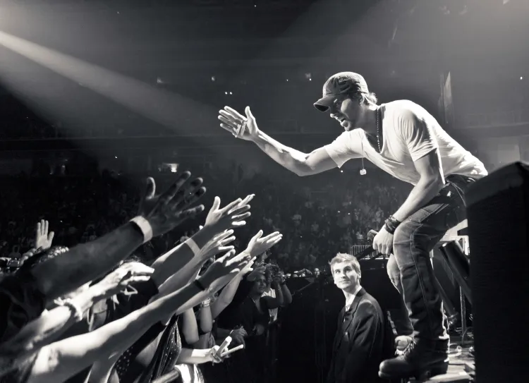 Is Enrique Iglesias returning to Mumbai for a concert?