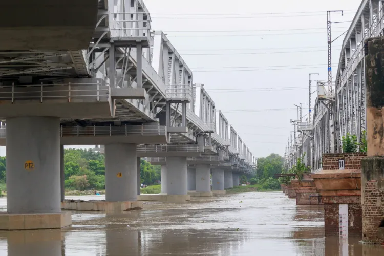 Is Delhi Prepared for Flooding After Water Release from Hathni Kund in Haryana?