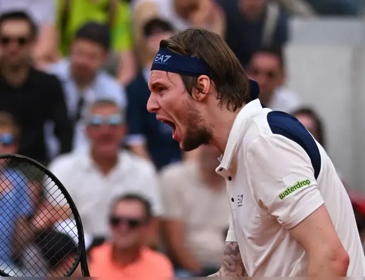 Can Alexander Bublik's Comeback Stun Alex De Minaur and Rocha Upset Mensik?