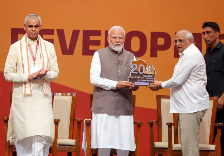 How are Gandhinagar residents supporting PM Modi’s 'Swadeshi mantra' to promote 'Made in India' products?