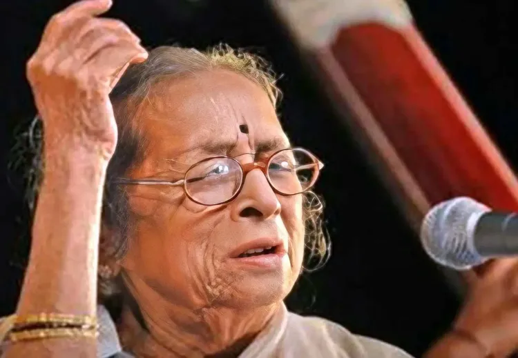 क्या गंगूबाई हंगल ने ‘गानेवाली’ कहकर ताने सुनने के बावजूद शास्त्रीय संगीत में अद्वितीय स्थान बनाया?