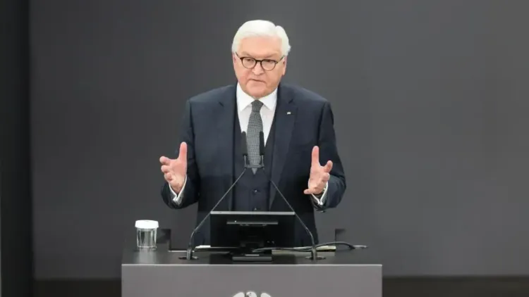 German President Dissolves Bundestag, Snap Elections Scheduled for February