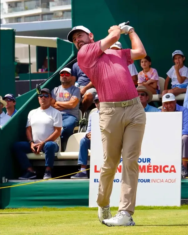 Who is Leading the RBC Canadian Open?