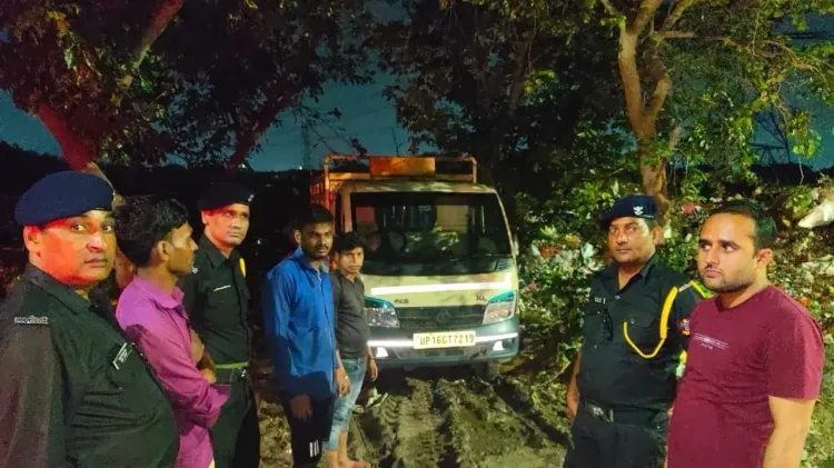 क्या ग्रेटर नोएडा में सड़क किनारे कूड़ा डालने वालों पर कार्रवाई तेज हो रही है?