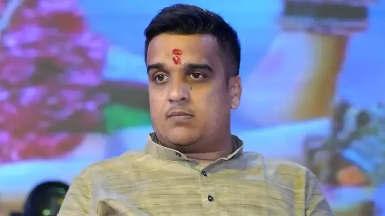 What Actions Are Being Taken Against Usurers and Illegal Arms Holders in Gujarat?