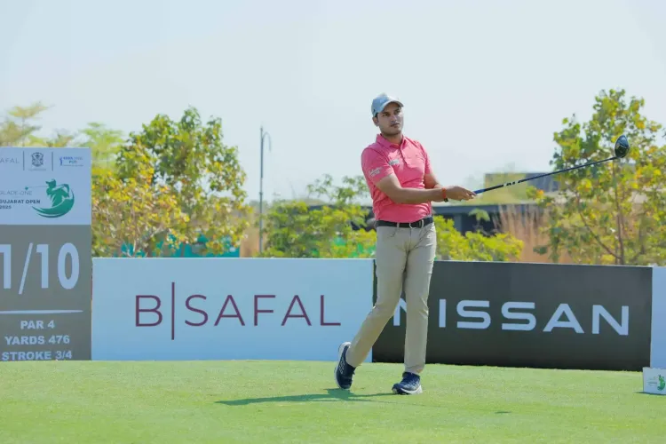 Gujarat Open 2025: Manu Gandas Impresses with Five-Under 31 on Opening Day